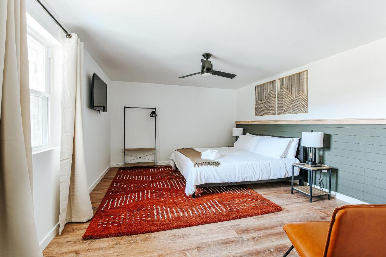 Grey Pine Lodge Уэйнсборо Номер фото