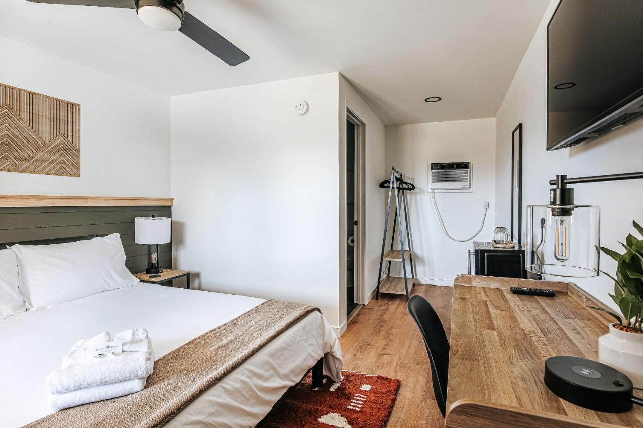 Grey Pine Lodge Уэйнсборо Номер фото