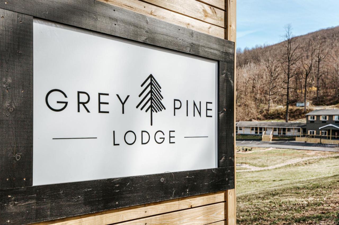 Grey Pine Lodge Уэйнсборо Экстерьер фото
